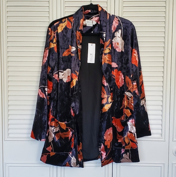 Beautiful Velvet Open Front Blazer - Picture 4 of 7